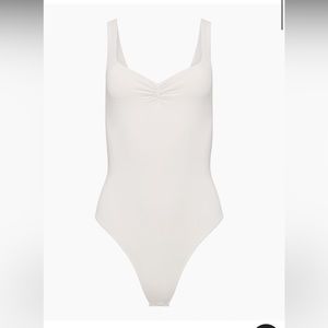 Aritzia Sweetheart Contour Bodysuit in White Sand